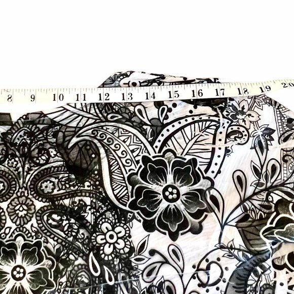 Dressbarn Blouse Top Womens 2X Black & White Paisley Print Embellished EUC - Picture 14 of 16